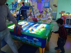 -爱玩嘉年华(龙湖曲江天街店)