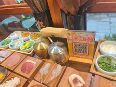 -银米·云南传统过桥米线(双廊黑金冠店)