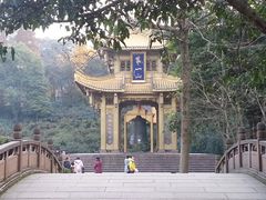 -峨眉山报国寺