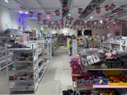 -嗨本可潮玩仓(大兴大悦春风里店)