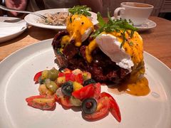 红酒牛肉班尼迪蛋面包-翠贝卡&Mama Kelly Brunch Coffee(河西店)