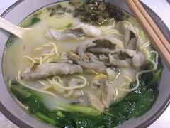 -明呈黄鱼面馆(斜土路店)
