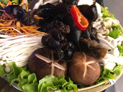 -尚尚仙·酸汤猪手·猪肚鸡火锅(华联万柳购物中心店)