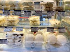 -白玉兰食品甜凤店(合生汇店)