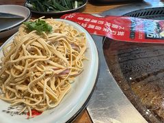 -山河屯铁锅炖·非遗东北菜(南山店)