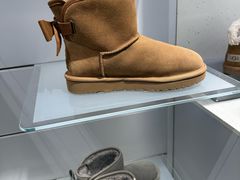 -UGG(燕莎奥特莱斯购物中心店)