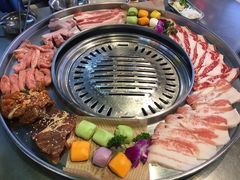 -哈哈碳都·牛肋条无限自助烤肉(台江万达店)