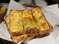 蒜香黄油烤面包-Local泰莲庭(虹鳟鱼店)