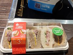 -盒马鲜生(中铁西城店)