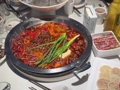 -茅草房·河畔园林火锅