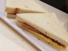 餐肉鸡蛋三文治-龙记香港茶餐厅(久光百货店)
