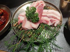 -草家酱蟹炭火烤肉店(珲春南路二店)