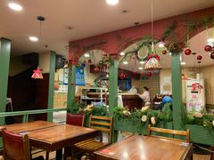 -玛格萝妮比萨屋(陆家浜路店)