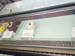 -UNI UNI(环亚凯瑟琳店)