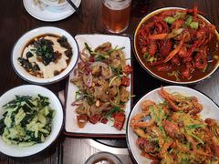 -虾弄弄海派小龙虾·牛羊蝎子火锅