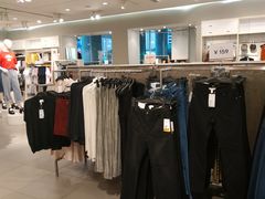 -H&M(鹏欣水游城店)