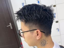 -藤野造型烫发染发