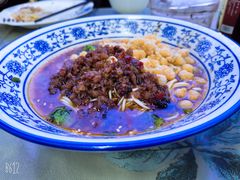-渝之汇牛肉豌杂面