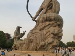 -巴陵广场