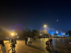 -巴陵广场