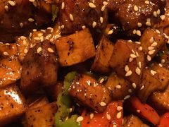 杏鲍菇炒牛肉粒-来龙里 精致 东南亚餐室(万象城店)