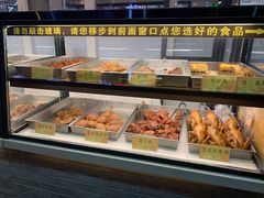 面包甜点陈列柜-四季小馆·地道北京小吃(广百店)
