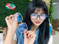 -英伦眼镜蔡司依视路折扣店(通州万达店)