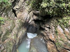 -龙水峡地缝景区