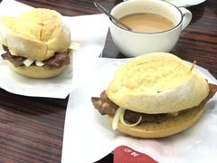 猪扒包-華叔茶記