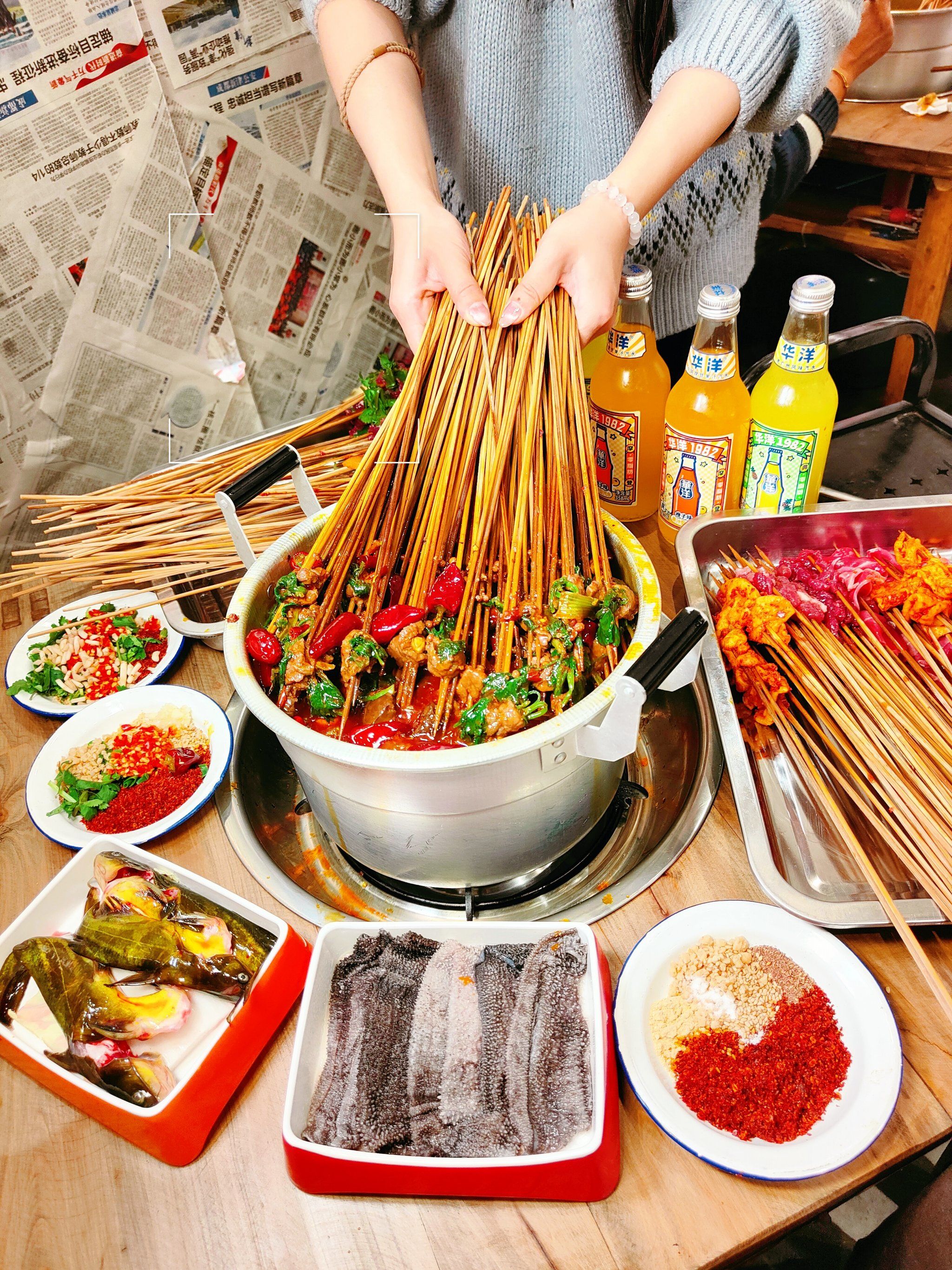 30r吃撑!老石人锑锅串串,排队也值了🔥