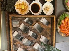 -围炉肉舍•炭烤活鳗•丹东海鲜烤肉(步行街店)