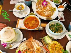 -Chom Cafe and Restaurant