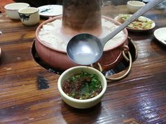 -撮一顿纳西铜火锅
