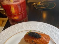 烤乳猪配鱼子酱-华庭(澳门伦敦人店)