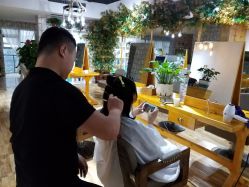 -明洞造型精品烫染