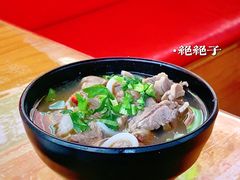 -小椒羊.羊肉粉 龙虾 羊肉串(新地旗舰店)