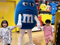 -m豆巧克力世界(上海世茂广场店)
