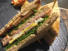 -HIGH FIVE哈福手工汉堡(桂林路店)