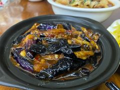 -胡子饮食店