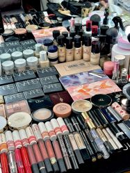 -红馆妆造(中央大街店)