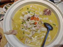 酸萝卜江团鱼-春满园·邯郸菜发祥地(滏东店)