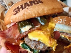 美式经典牛肉汉堡-shark burger·鲨鱼汉堡(交子大道店)