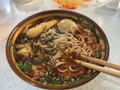 -老鼓楼麻辣烫夹馍