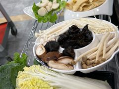 -楼外楼大刀肉传统火锅居(幸福街店)