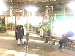 -茅草房·河畔园林火锅