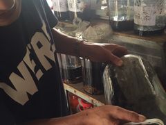 热情的老板泡的酒-邹记·美食(斗门店)