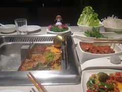 -海底捞火锅鲜切牛肉主题店(长寿路店)