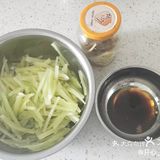 家常菜系列之一泡椒脆青笋