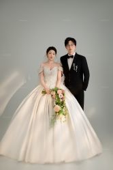 -雪中彩影婚纱摄影·微光艺术中心