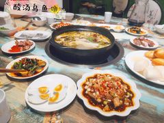 -汤哥儿酸汤乌鱼府(鼎创中央公园店)